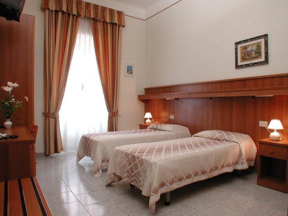 Hotel Altavilla 9 Рим Екстериор снимка