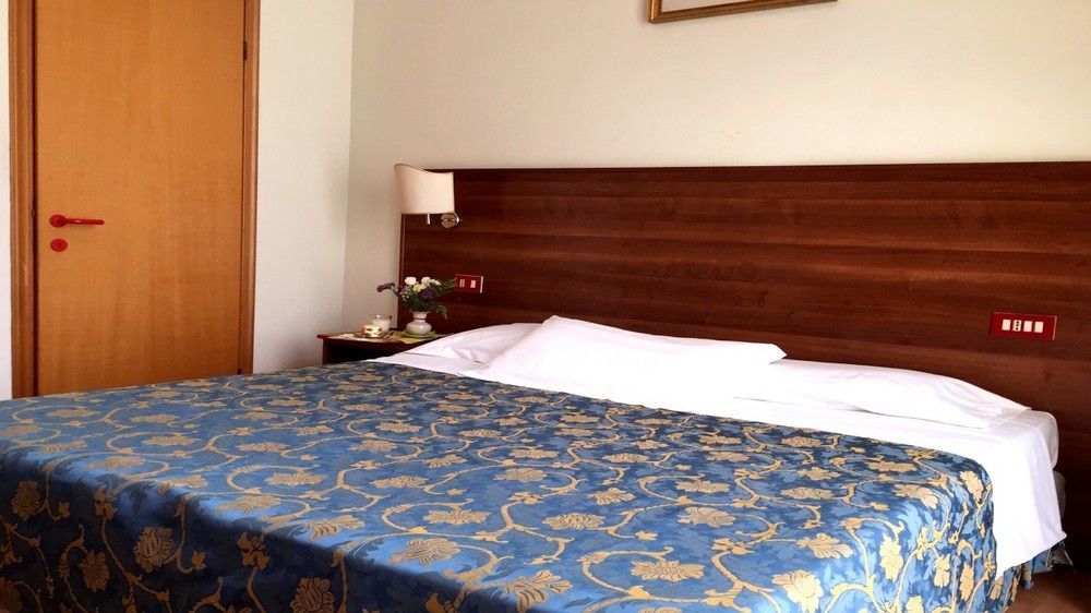 Hotel Altavilla 9 Рим Екстериор снимка